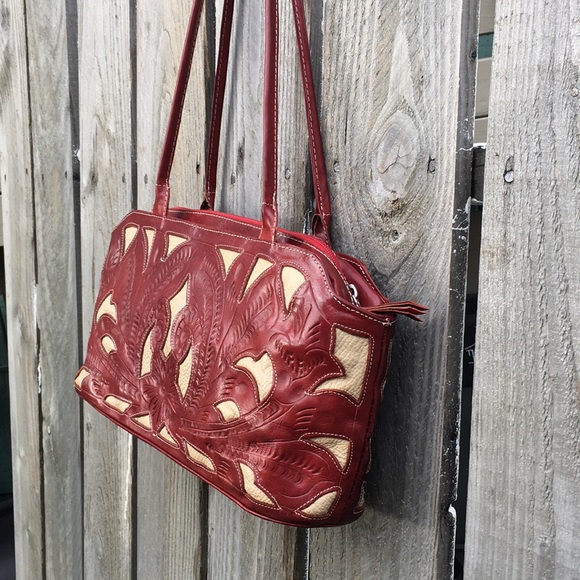 Red leather floral LEADERS IN LEATHER handbag - Picture 3 of 12